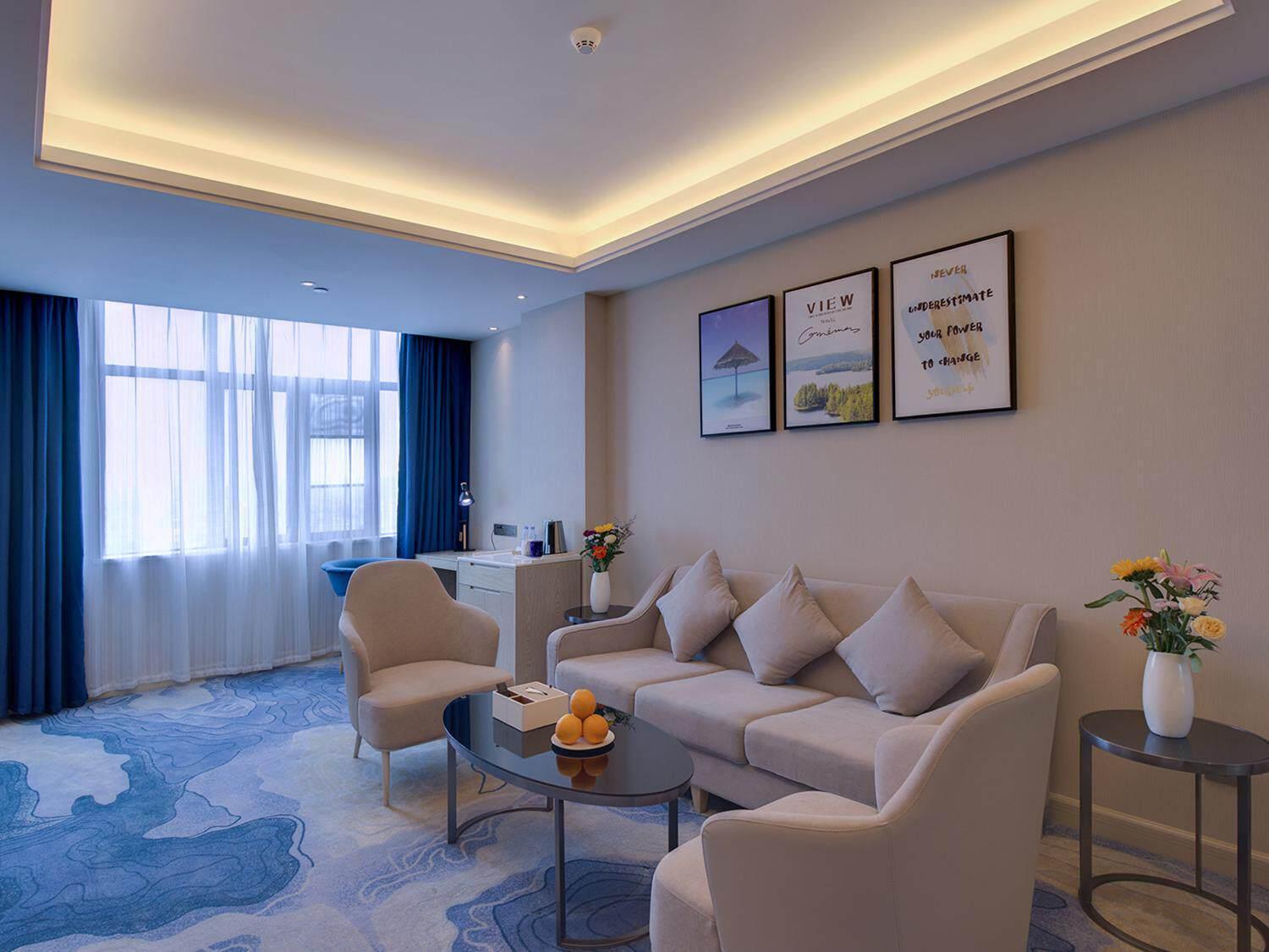 Kyriad Marvelous Hotel (Changning Zhongyin Times Plaza) 40/53