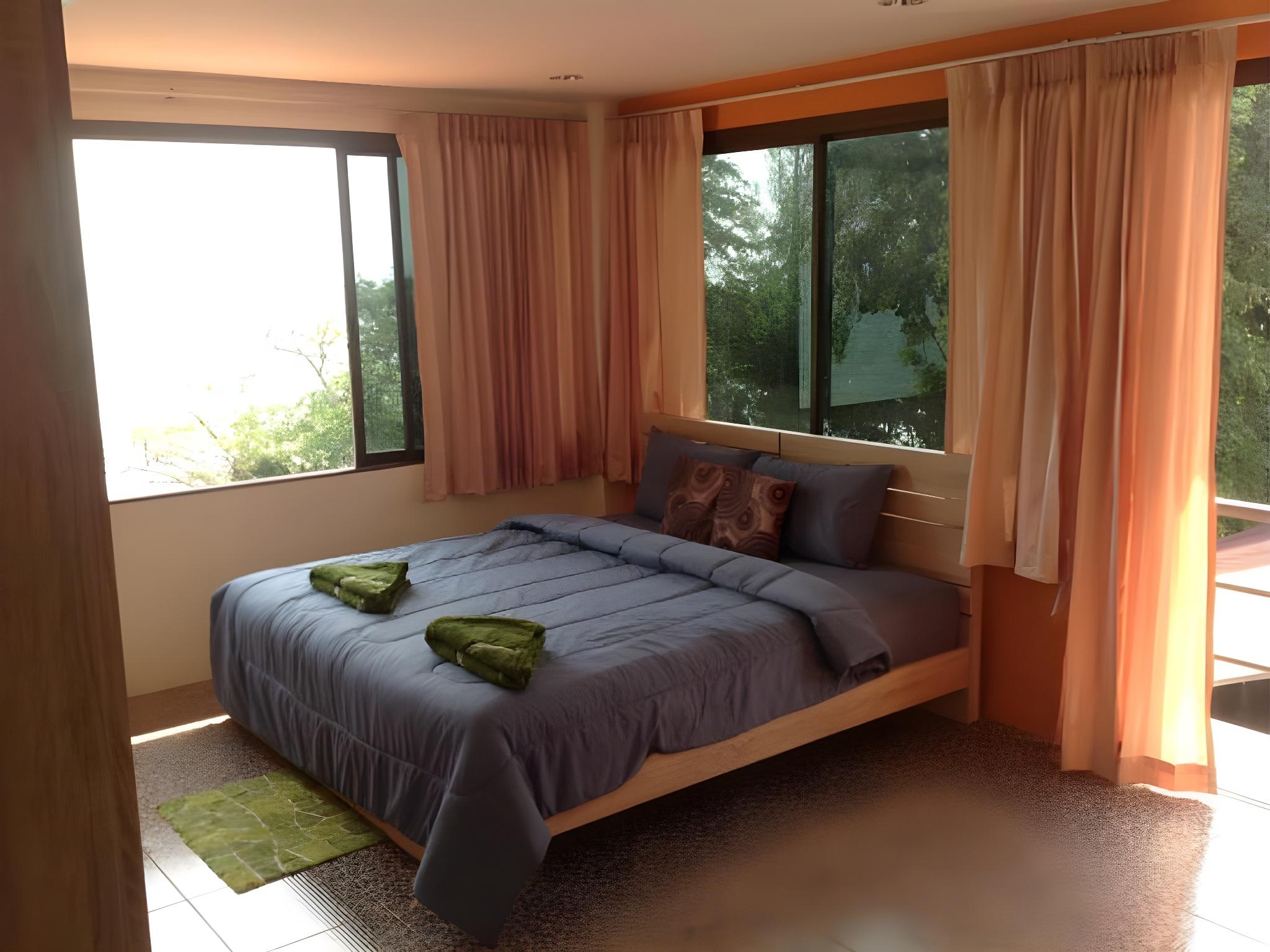 SUPERIOR, SEA VIEW