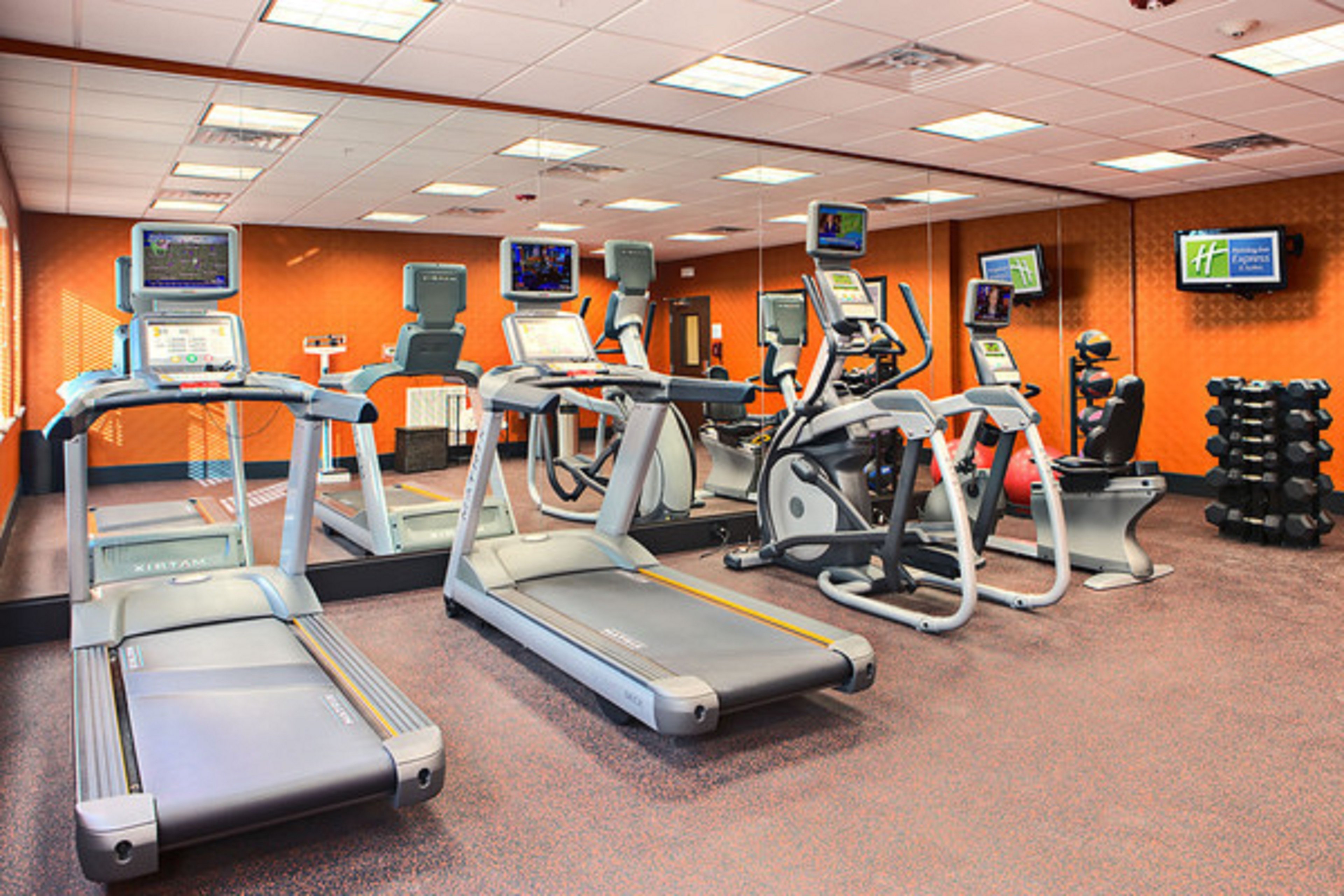 Holiday Inn Express Suites Cotulla 22/32