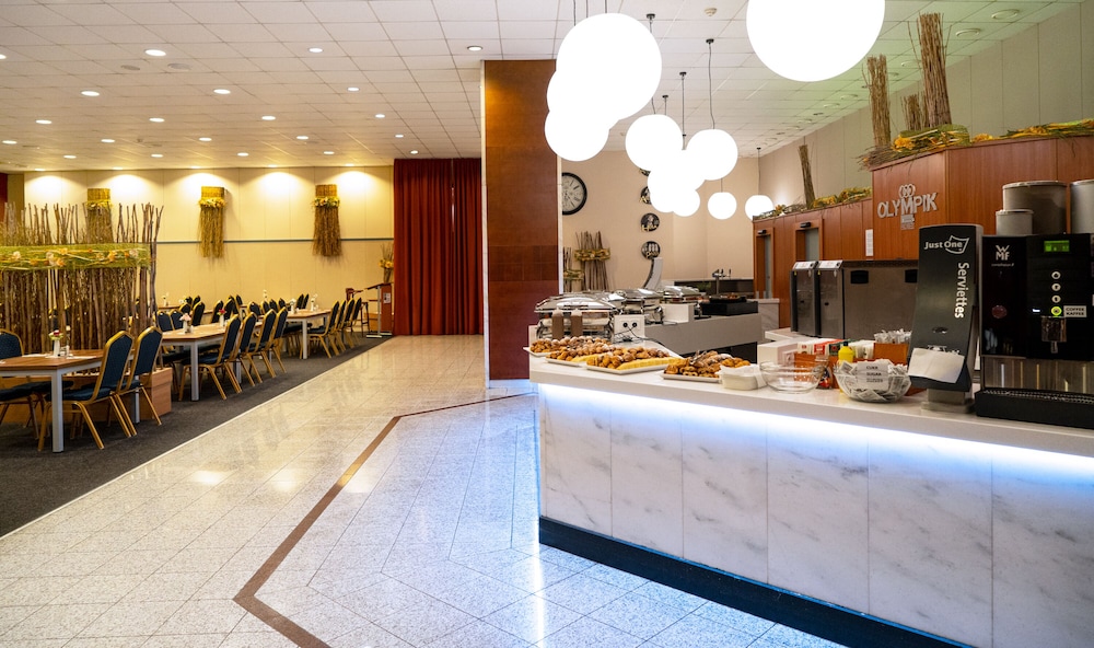 Olympik Hotel 12/68
