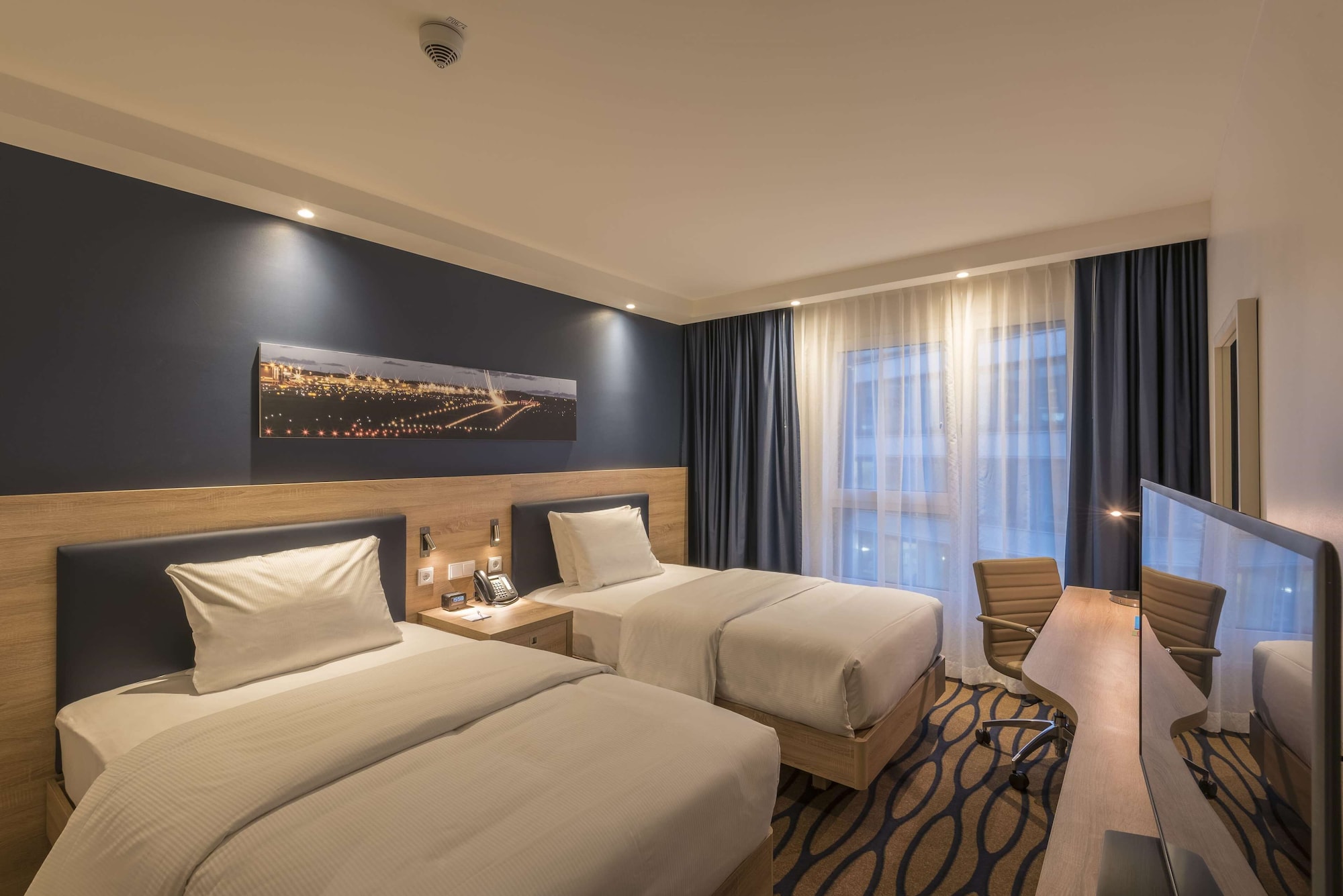 ROOM, TWIN BEDS