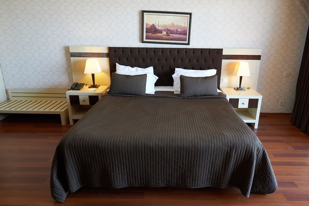 Phellos Suites 14/50