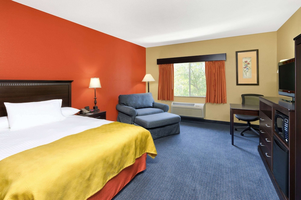 Deluxe, Studio, Suite, King Bed