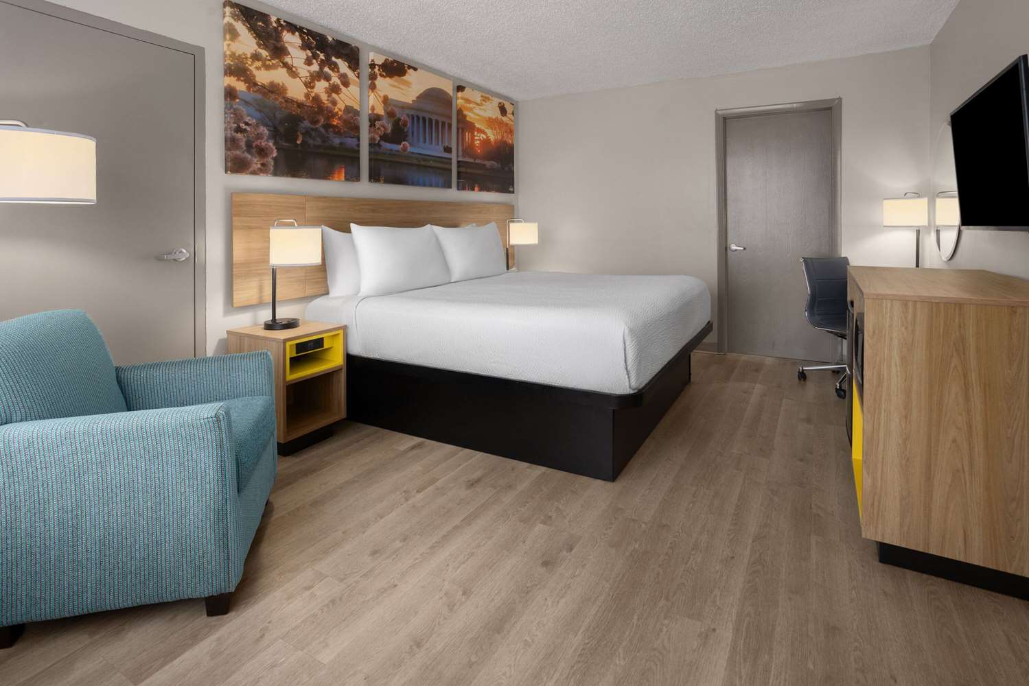 Days Inn by Wyndham Frederick 23/45