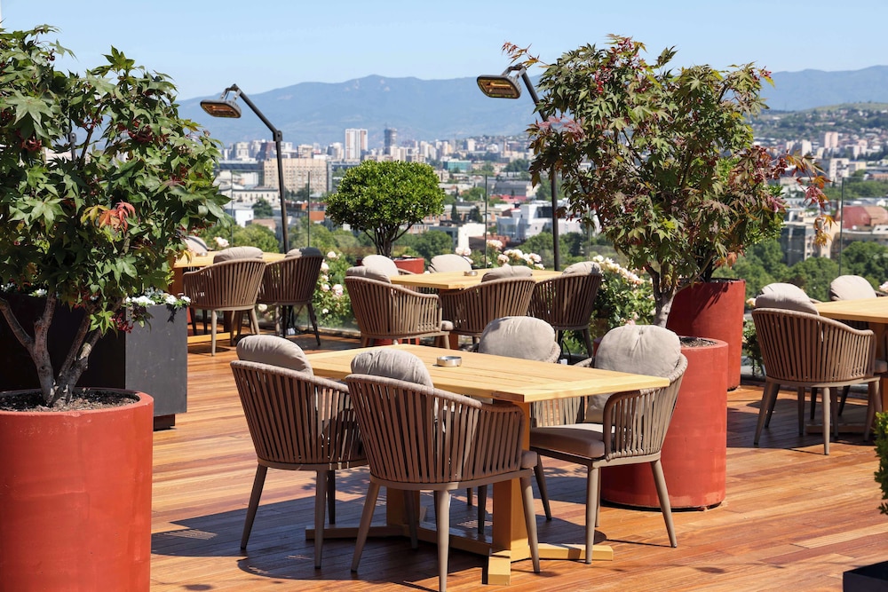 Radisson Blu Iveria 56/74