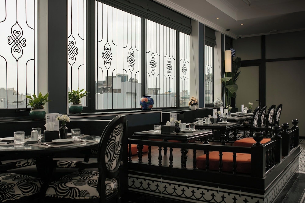 Hanoi Le Chateau Hotel & Spa 36/50
