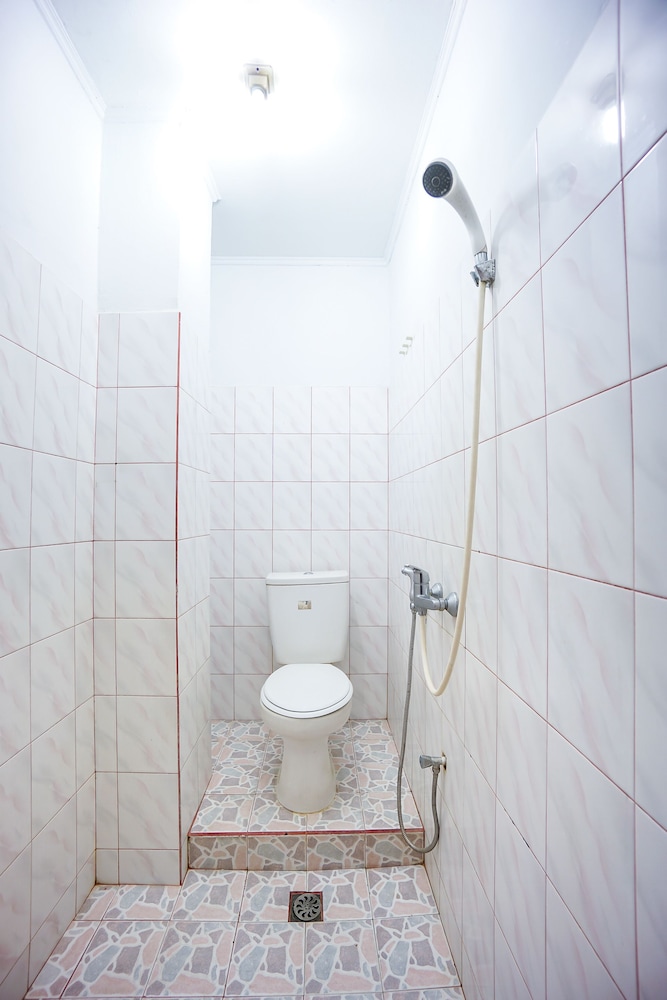 Riverside Hotel 36/37