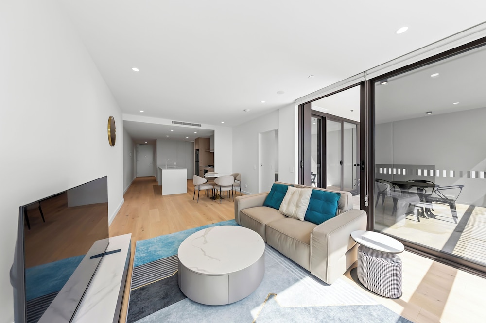 Yves Mermaid Beach Apartments by CLLIX 33/50