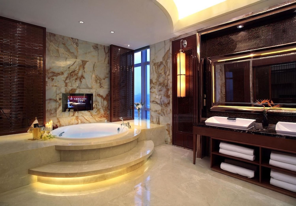 Crowne Plaza Taizhou 8/75