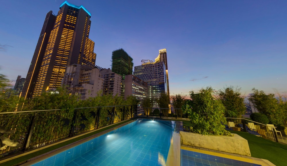 Y2 Residence Hotel 65/68