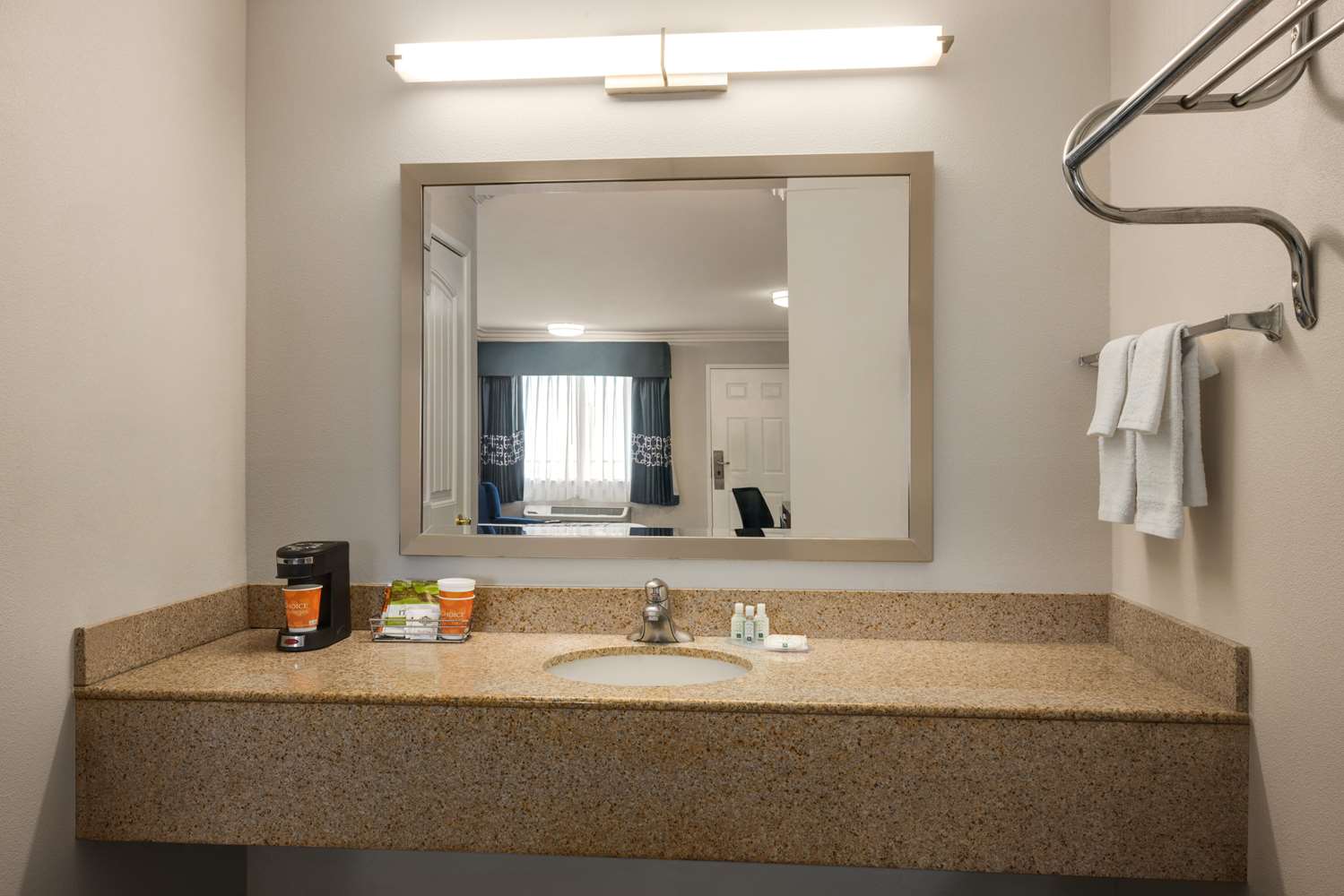 Quality Inn Lake Elsinore 50/51