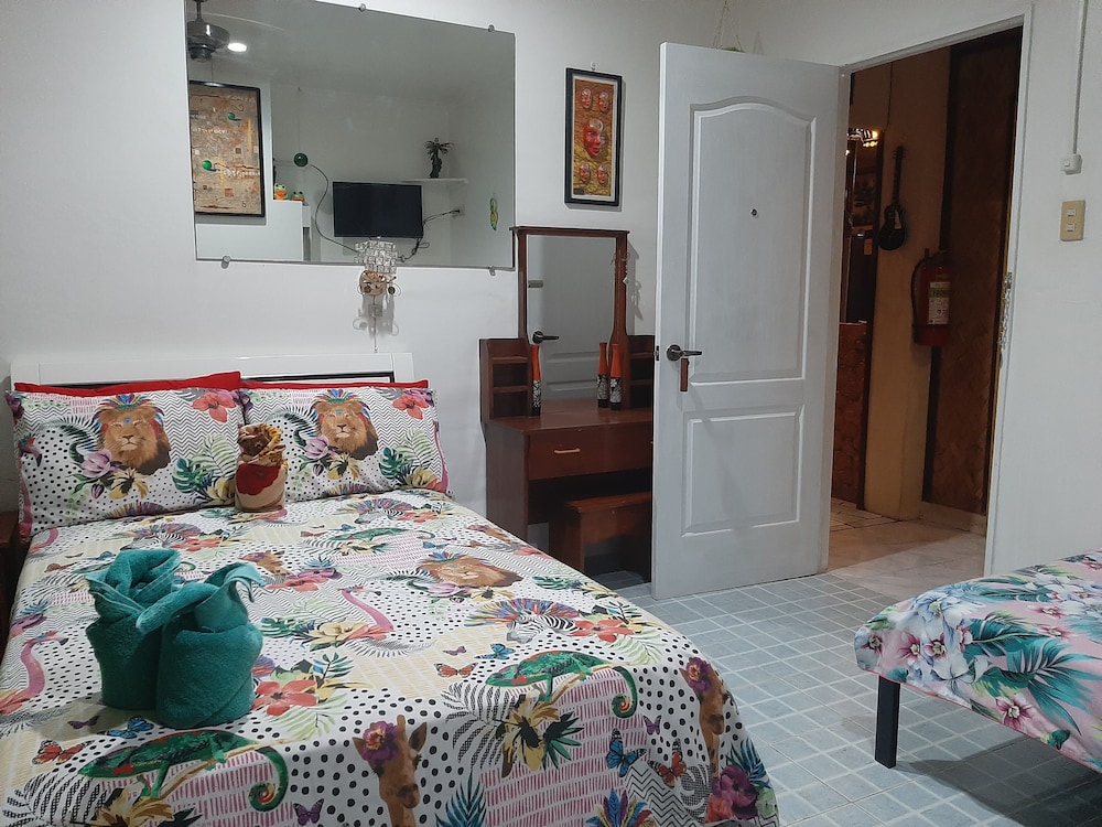Lala Panzi Bed And Breakfast 24/64