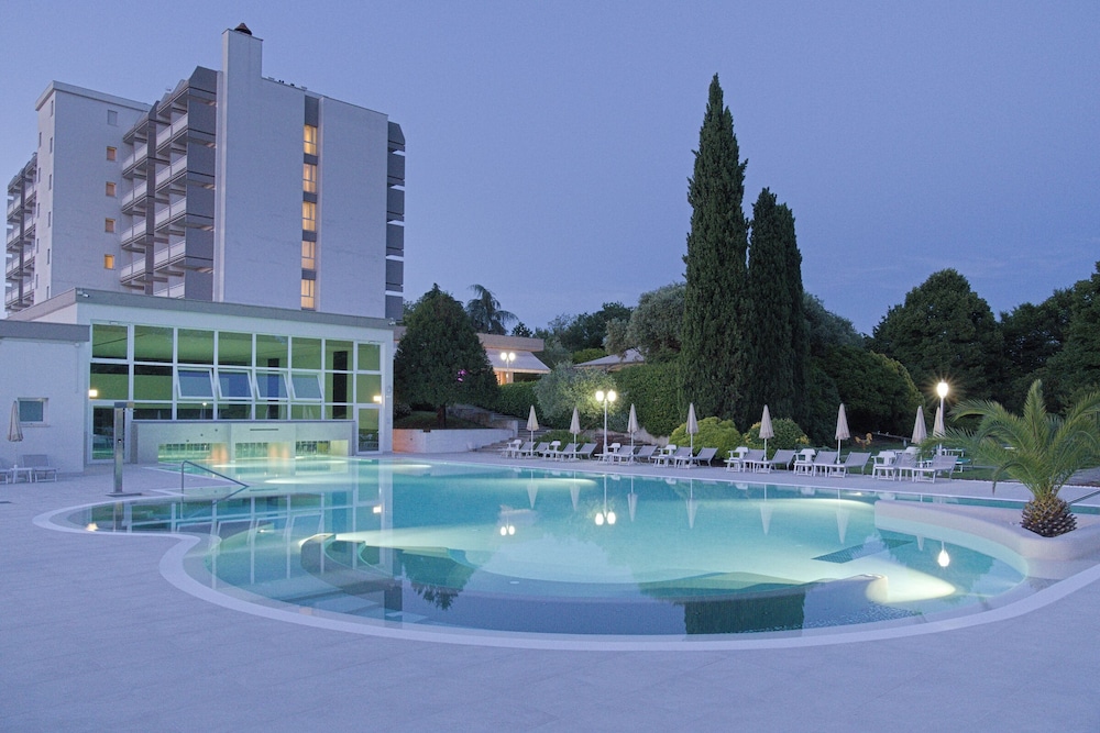 Hotel Des Bains Terme in MONTEGROTTO TERME