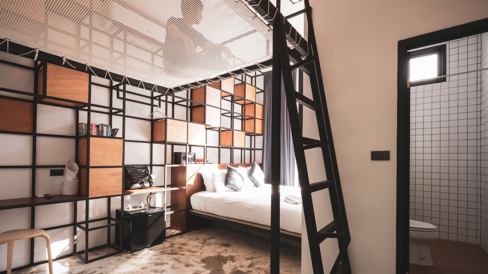 Hammock, Queen Bed، Book A Bed Poshtel - Hostel 2/5