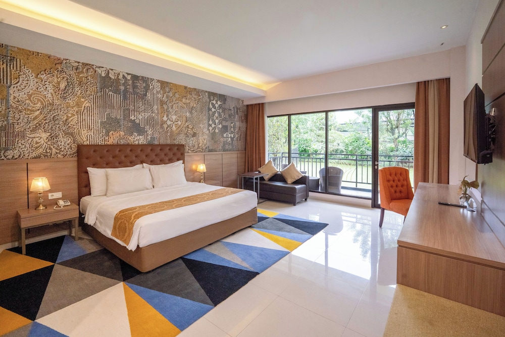 The Green Peak, ARTOTEL Curated 12/47