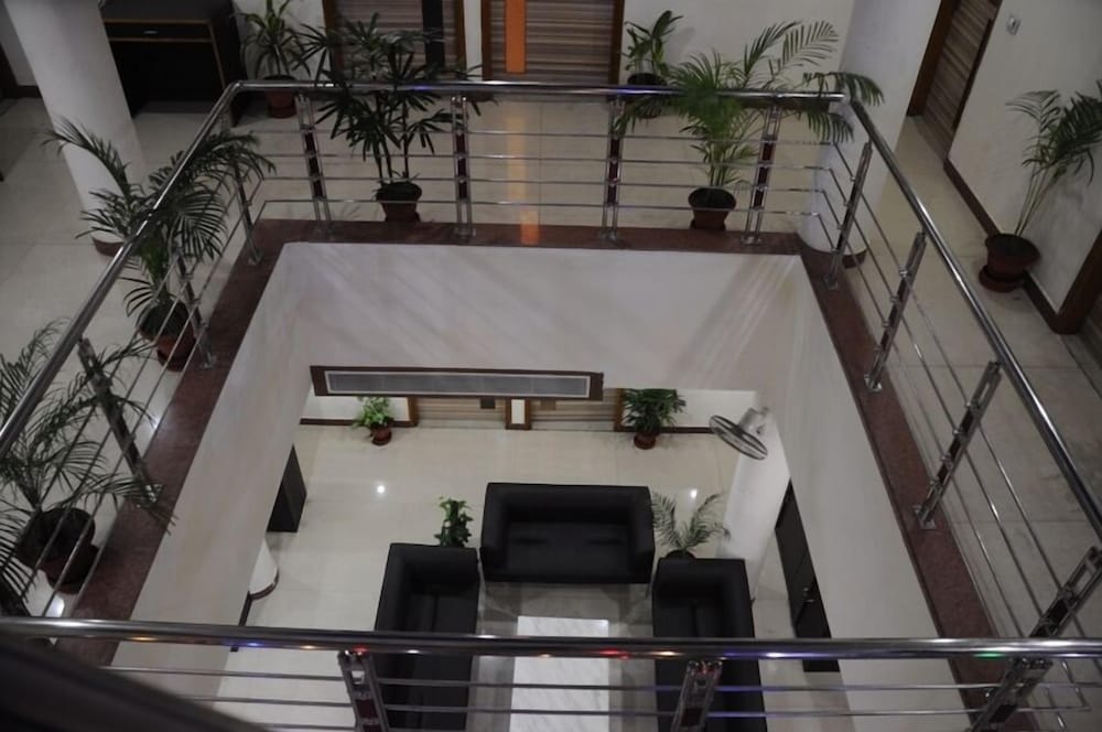 Hotel Citi Heights 25/41