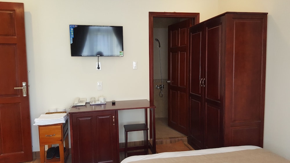 Nam Xuan Premium Hotel 56/68