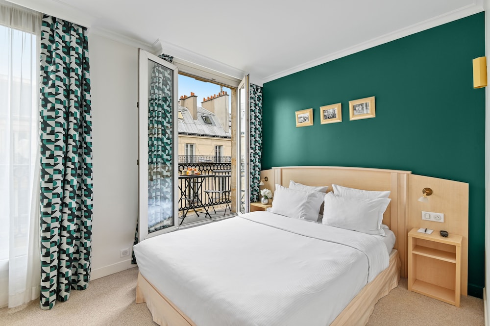 1 BEDROOM, PREMIUM, BALCONY