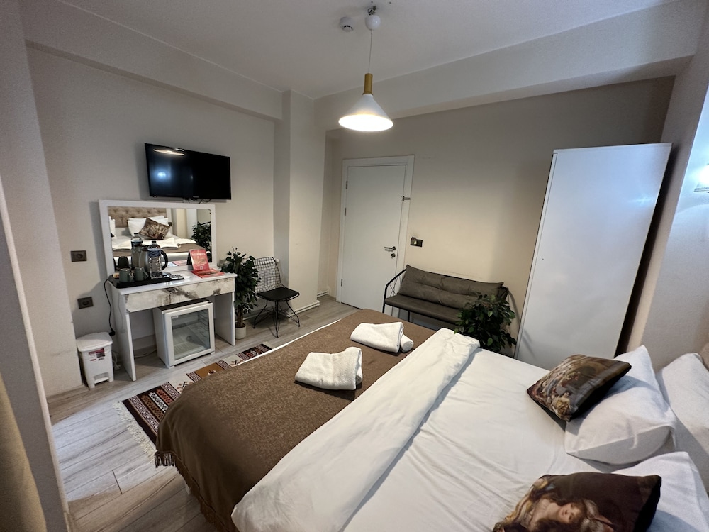 غرفة اقتصادية مفردة بسرير كوين، Galapera Hotel 2/4