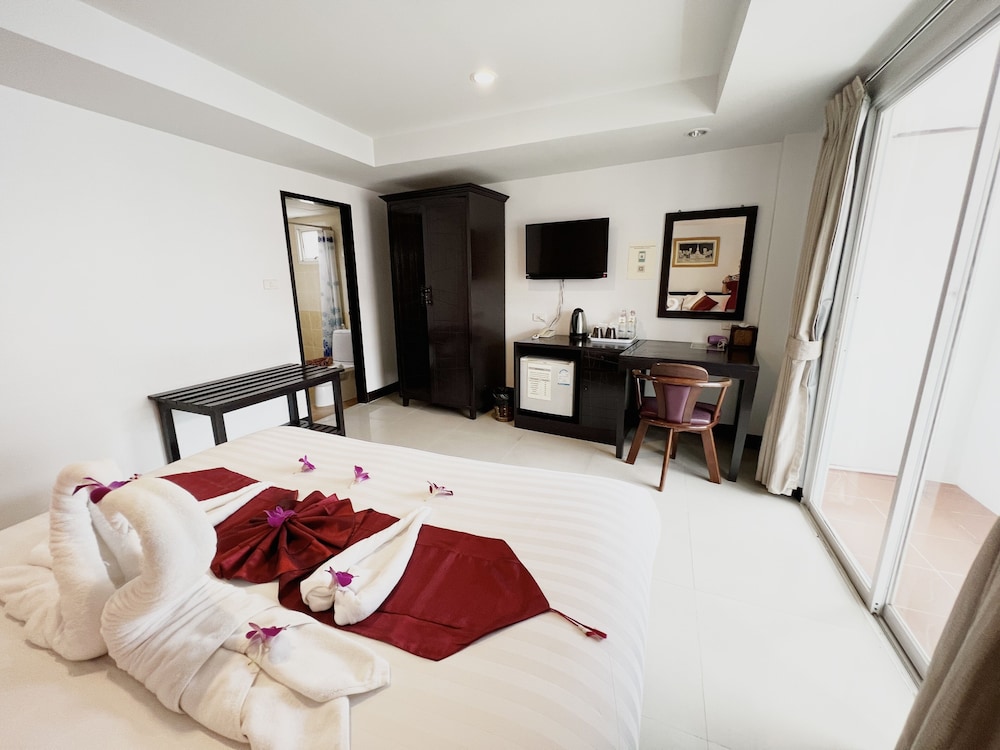 City, Queen Bed