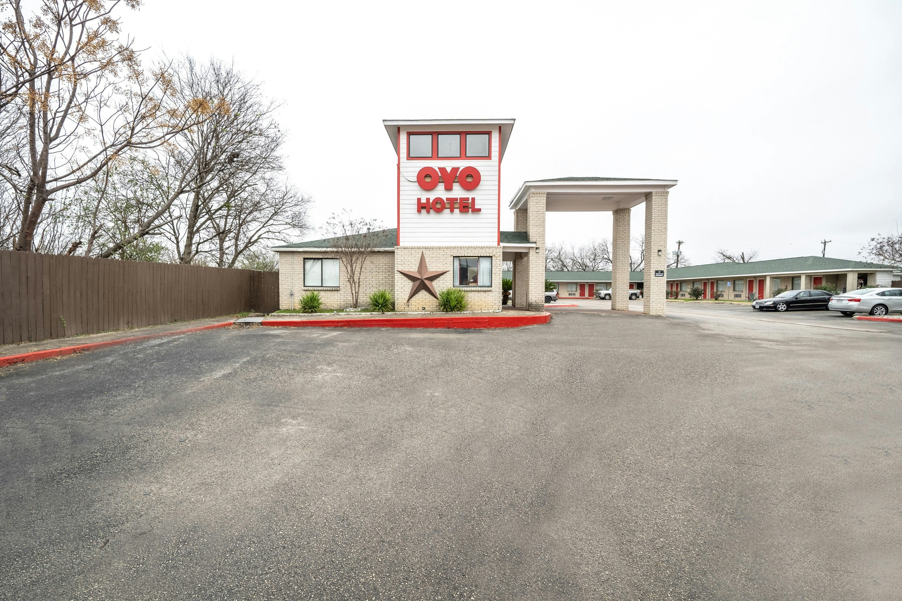 OYO Hotel San Antonio near AT&T Center 10/15
