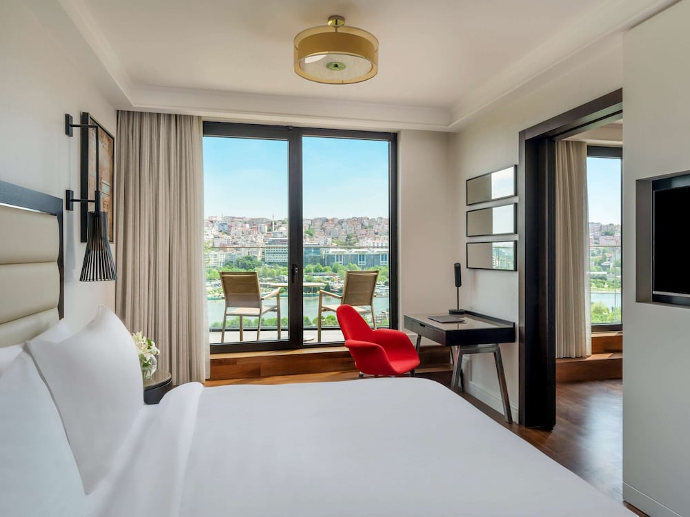 Movenpick Hotel Istanbul Golden Horn 18/89