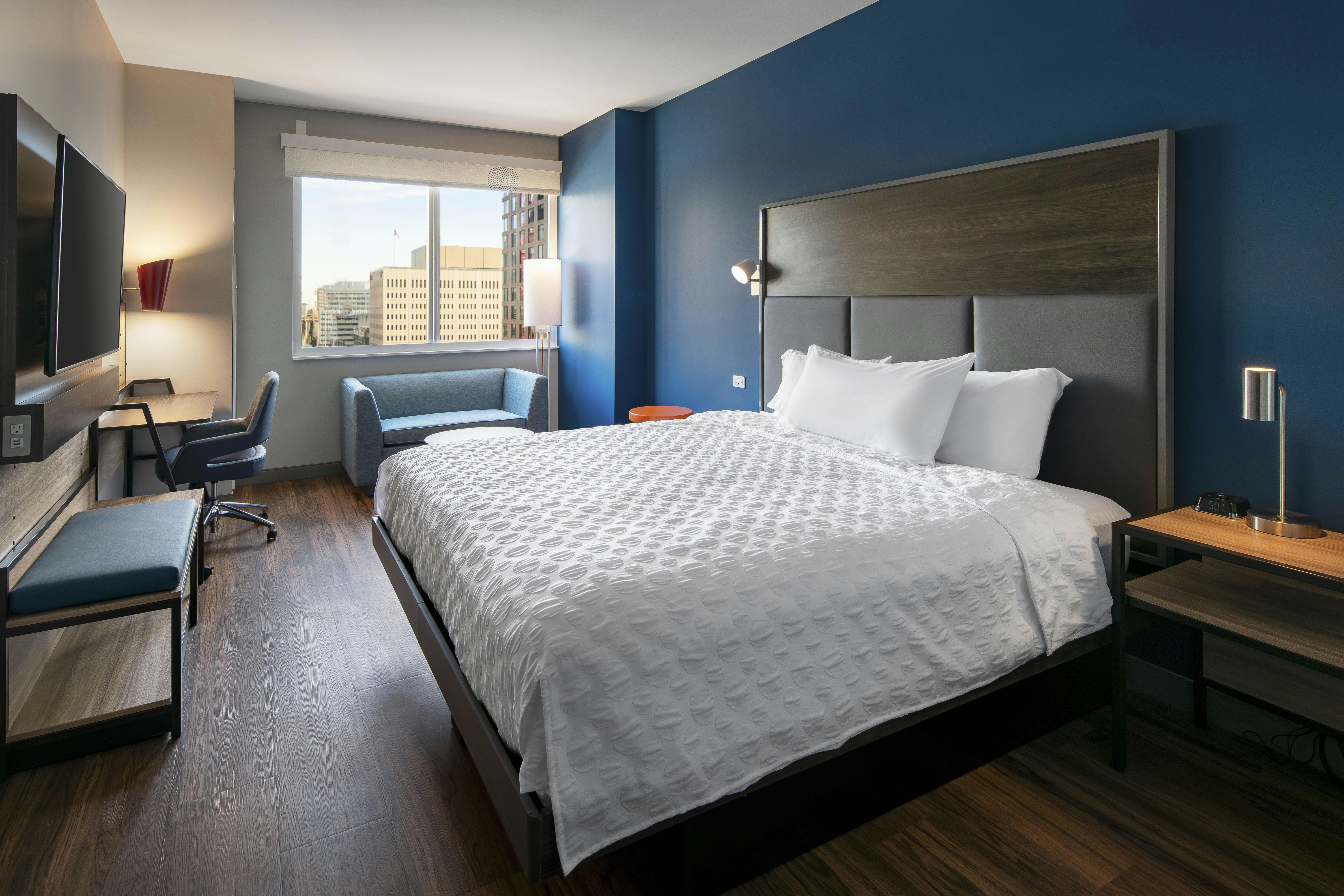 ROOM, KING BED, ACCESSIBLE