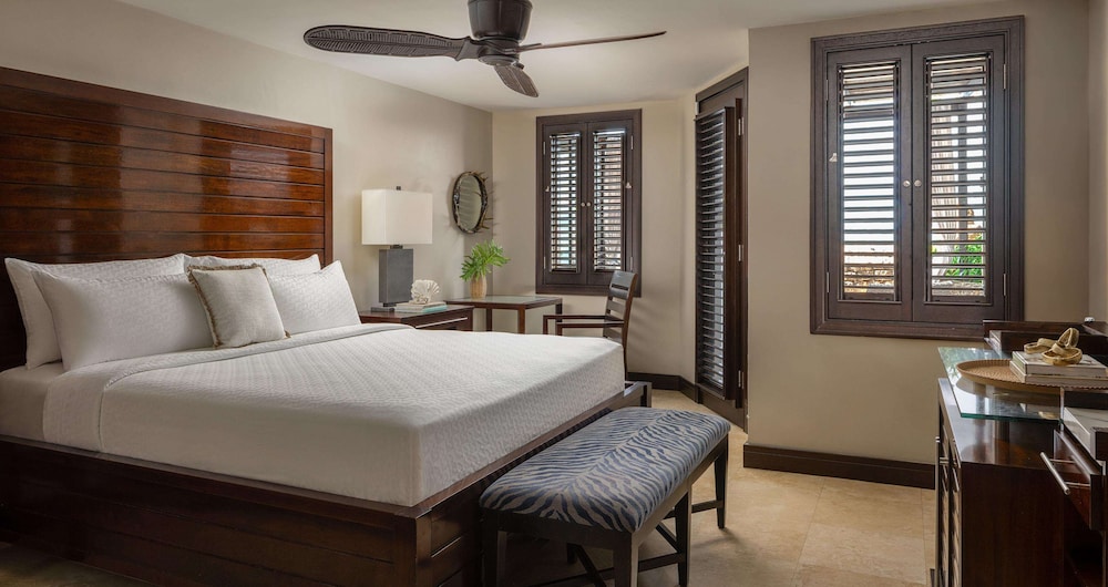 1 Bedroom, Walkout, Club, King Bed, Ocean View, Club Floor