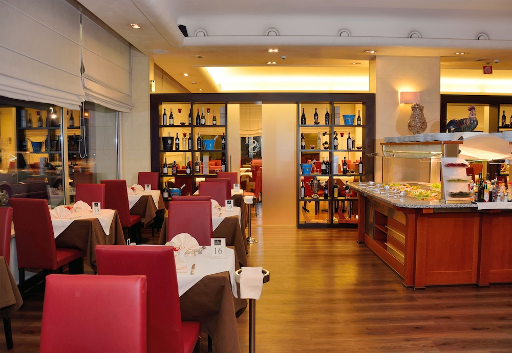 restaurant cafeteria