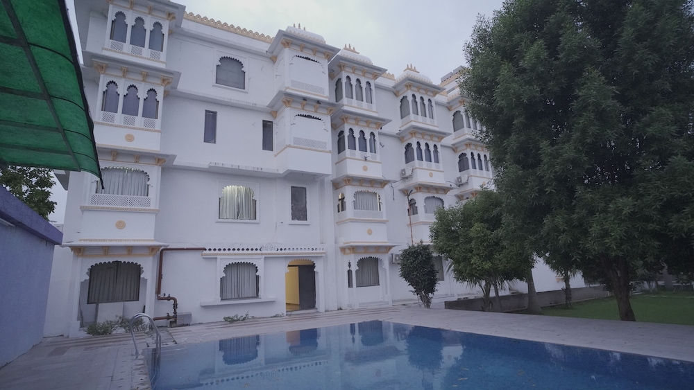 Dreams Resort Udaipur 4/44