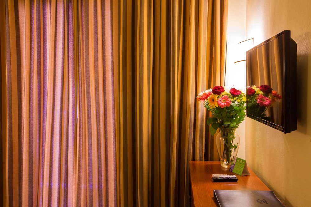 Marina Athens Hotel 48/58