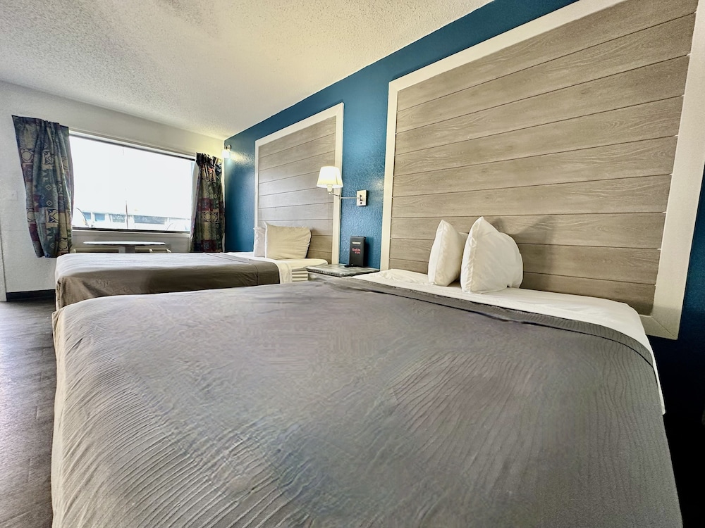Ozark Inn & Suites 11/27