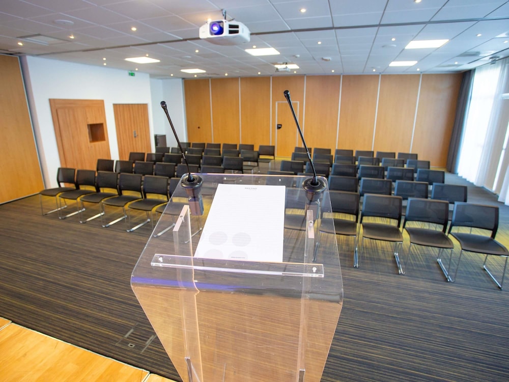NOVOTEL BOURGES 41/49