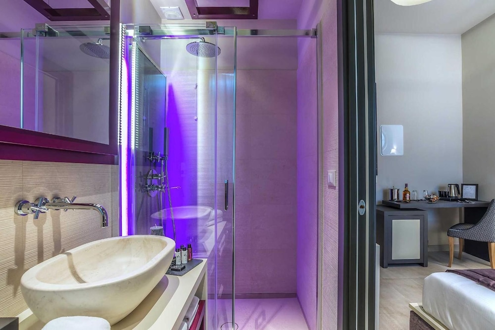 Via Veneto Prestige Rooms 9/59