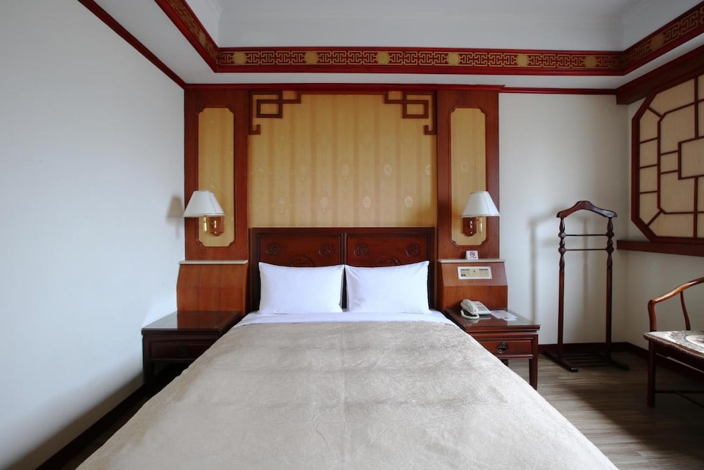 Hua Du Hotel 13/65