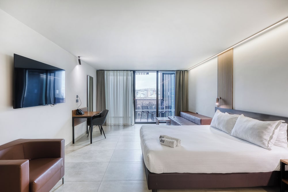 JUNIOR SUITE, GARDEN VIEW