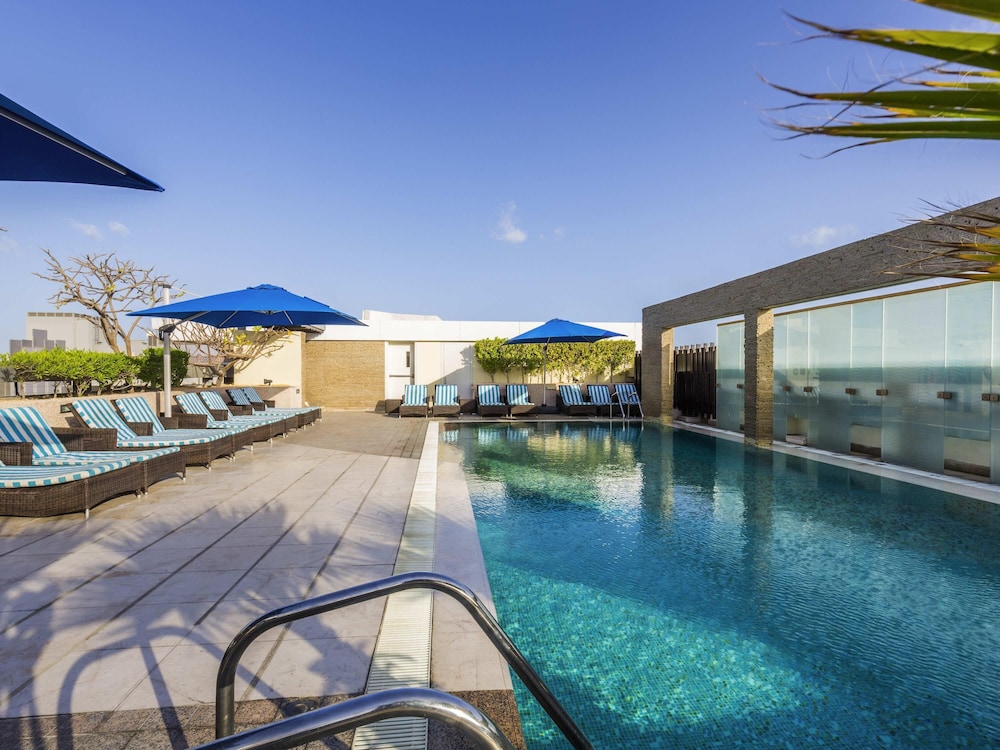 swimming pool spa