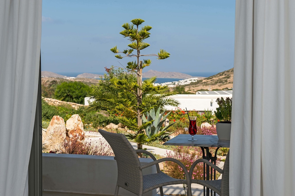 Naoussa Hills Boutique Resort- Adults Only (13+) 5/76