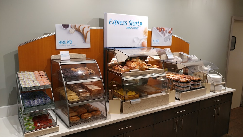 Holiday Inn Express Atlanta Airport College Park 38/57