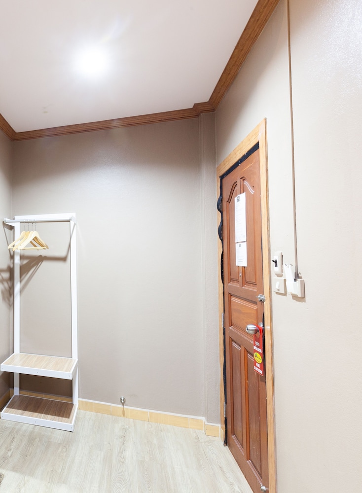 Golden House Hotel Sakaeo 24/50