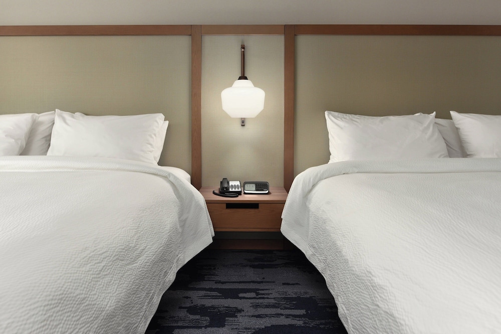 Fairfield Inn & Suites by Marriott Anaheim Los Alamitos 19/46