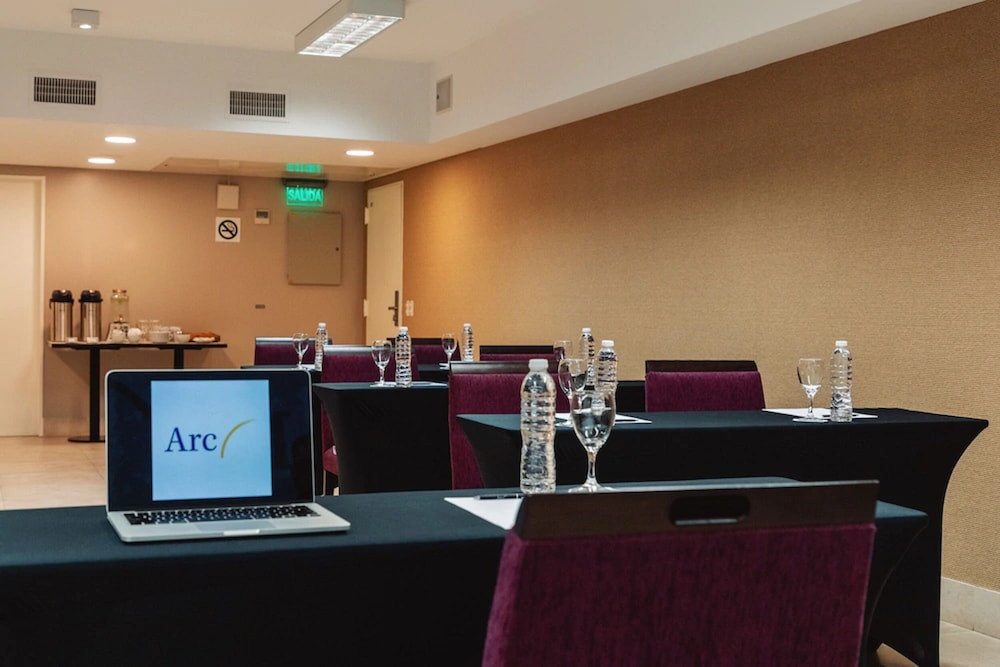 Arc Recoleta Boutique Hotel and Spa 62/68