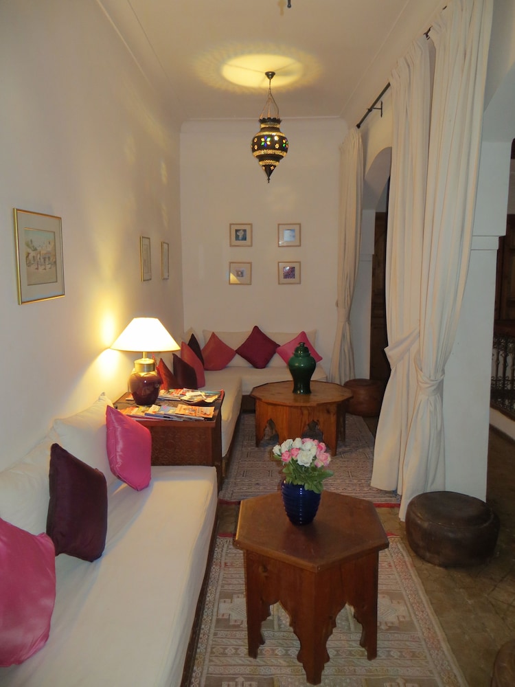 RIAD IRENE 28/50