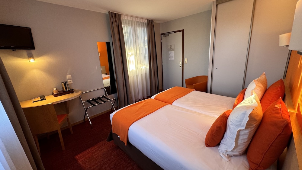 Logis Hotel la Terrasse Fleurie 8/43