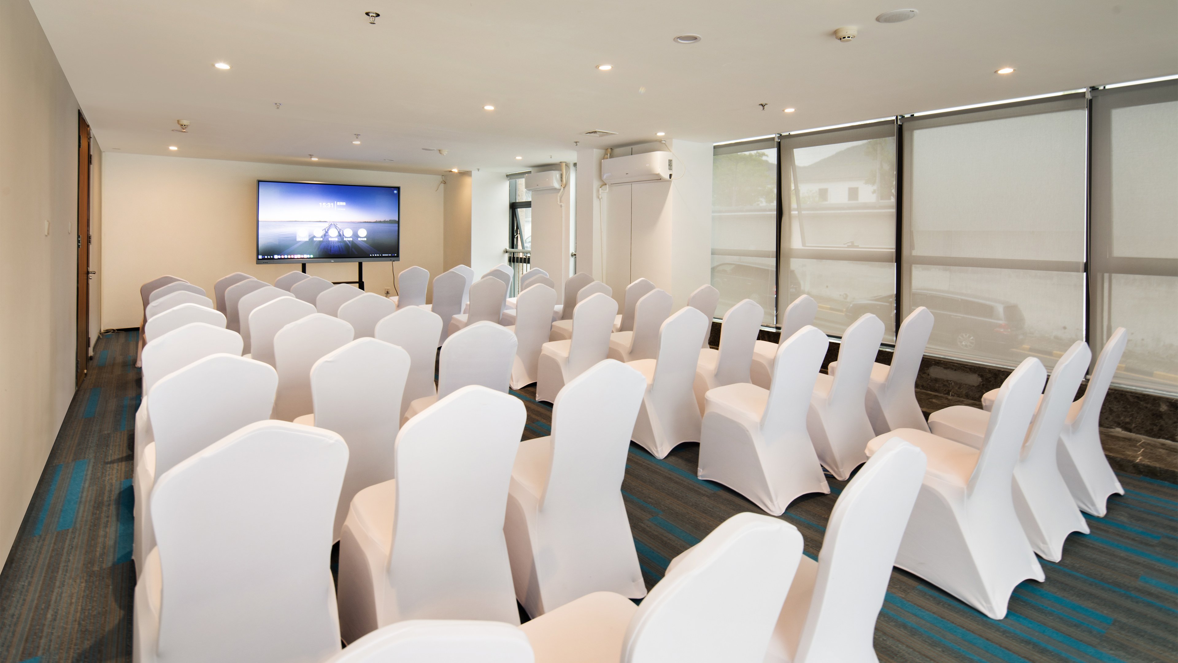 Holiday Inn Express Shenzhen North Station 26/29