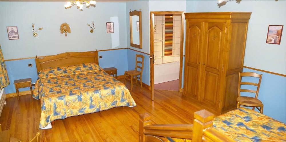 Hotel De Calais 8/46