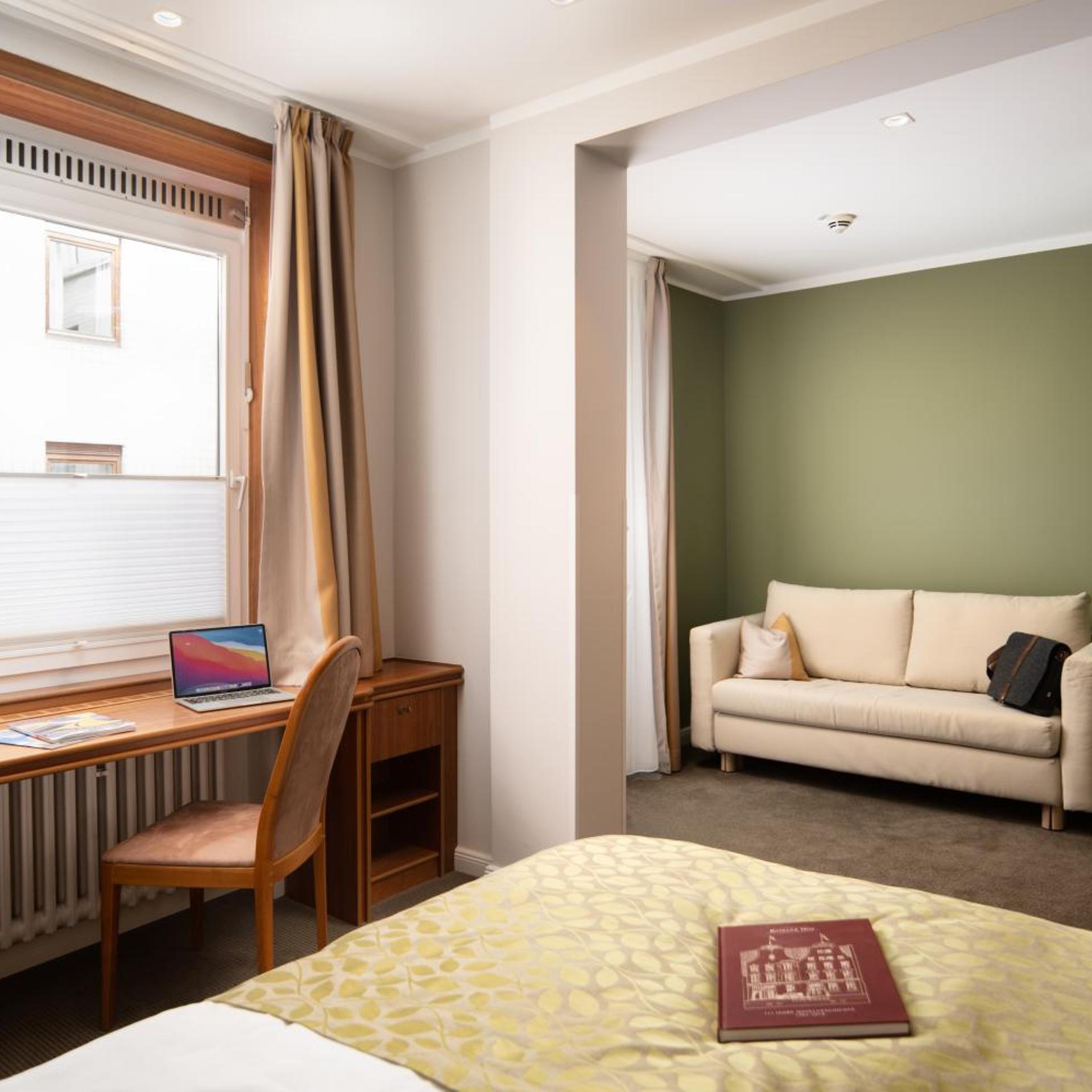 غرفة عائلية، Baseler Hof Hotel 9/10