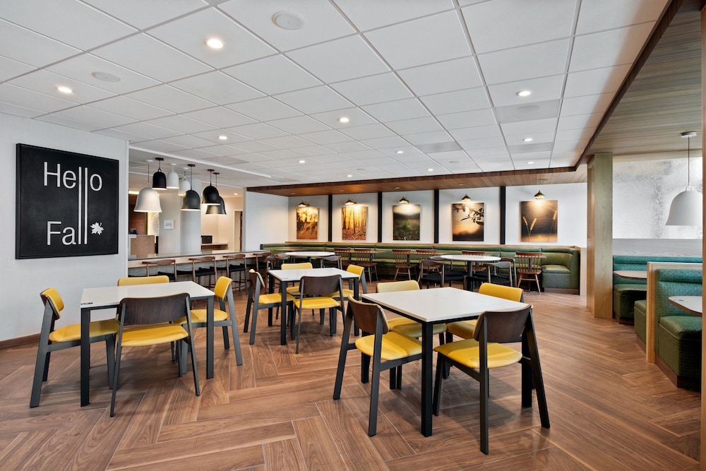 Fairfield Inn & Suites Chino 18/27