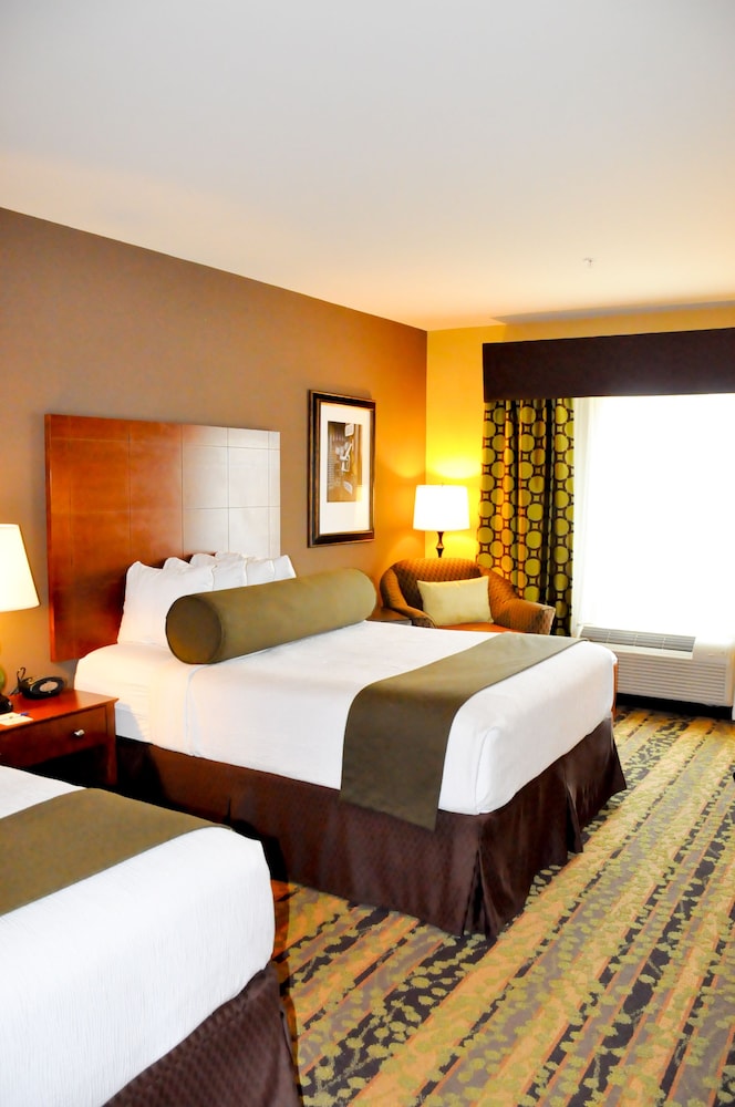 Best Western Plus Tupelo Inn Suites 14/45