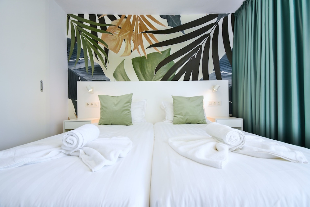 Calypso Oasis Apartments 18/65